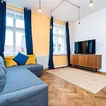 Elegant, Modern, 2-Bed Flat By Museum Of Prague
